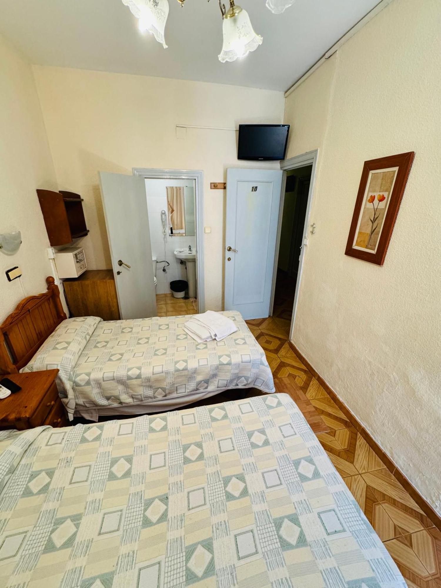 Hostal Fuentesol Μαδρίτη Εξωτερικό φωτογραφία