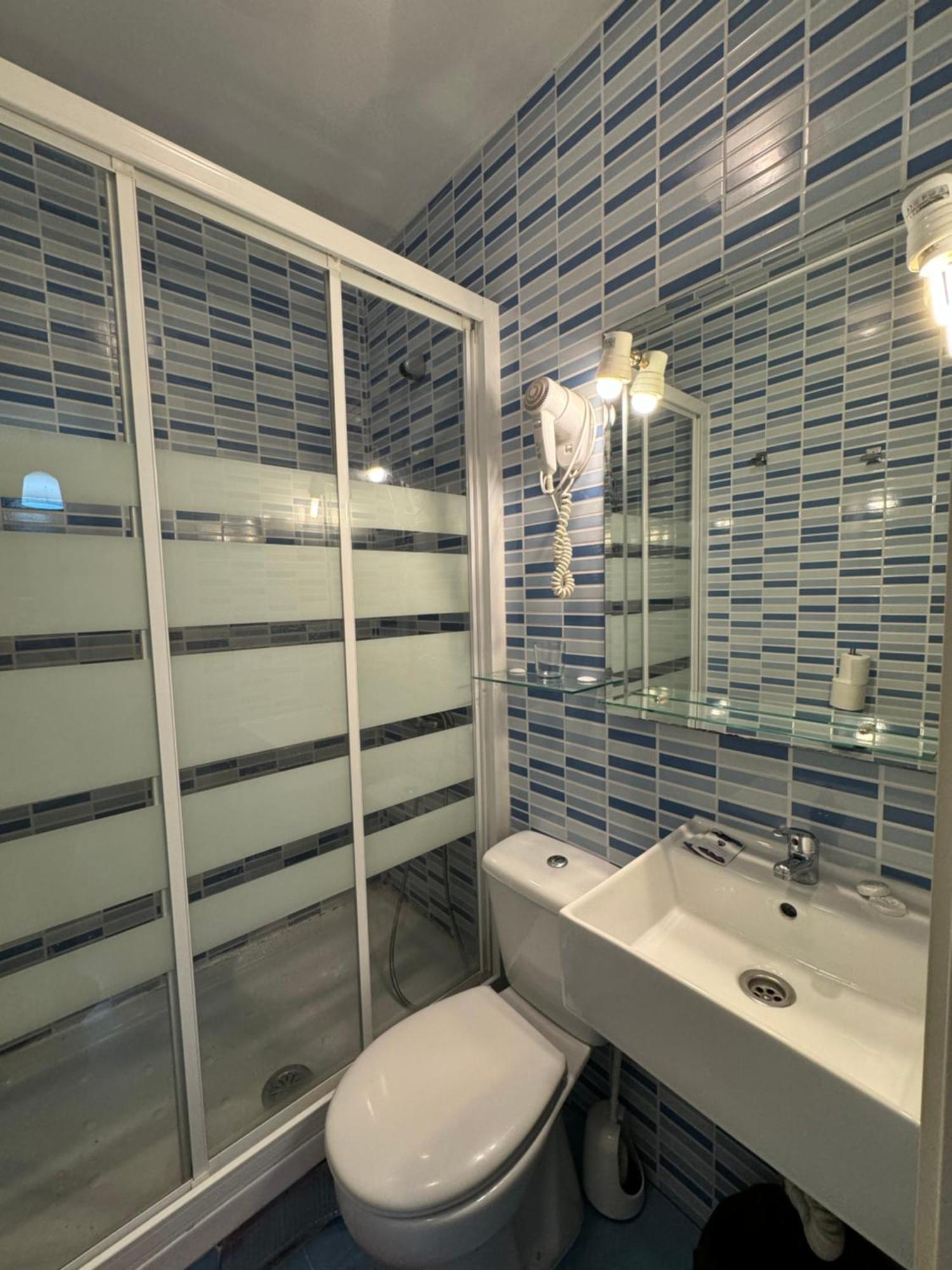 Hostal Fuentesol Μαδρίτη Εξωτερικό φωτογραφία