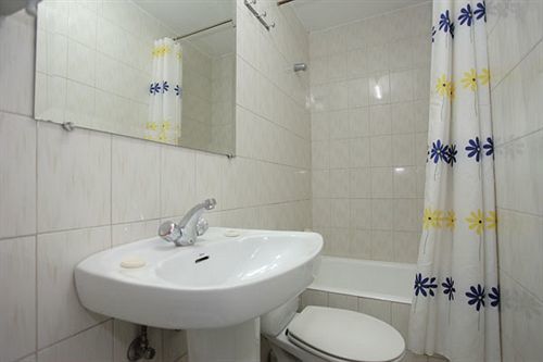 Hostal Fuentesol Μαδρίτη Εξωτερικό φωτογραφία