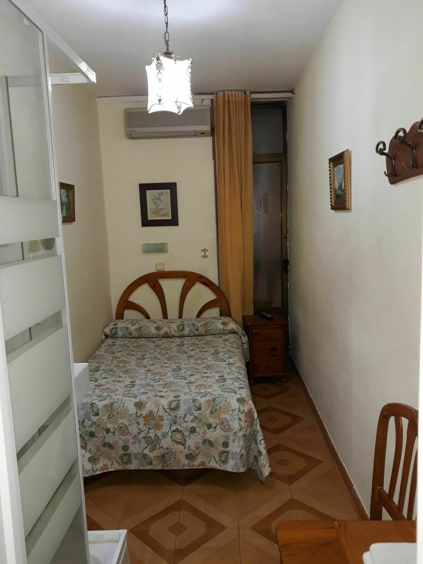 Hostal Fuentesol Μαδρίτη Εξωτερικό φωτογραφία